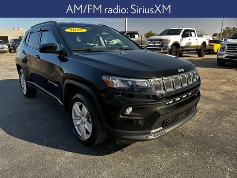 Used 2022 Jeep Compass Latitude image 9