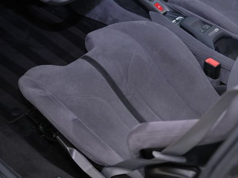 Used 2021 Ferrari F8 Tributo RWD image 18