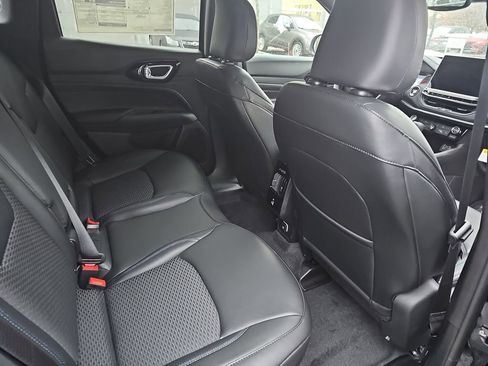 New 2026 Jeep Compass Latitude image 11