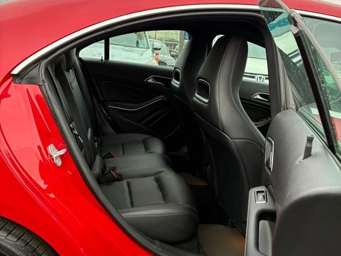 Used 2018 Mercedes-Benz CLA 250 4MATIC image 47