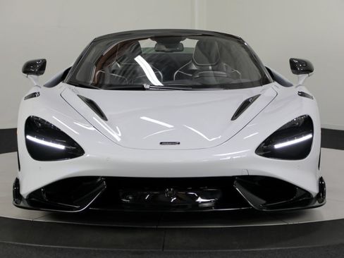 Used 2022 McLaren 765LT RWD image 13