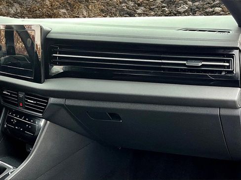 Used 2025 Volkswagen Jetta Sport image 14