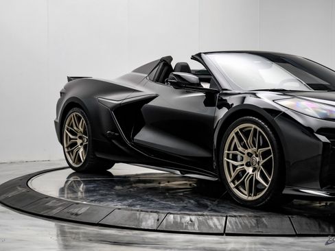 Used 2023 Chevrolet Corvette Z06 image 30