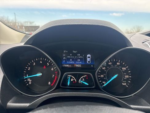 Used 2017 Ford Escape SE image 21