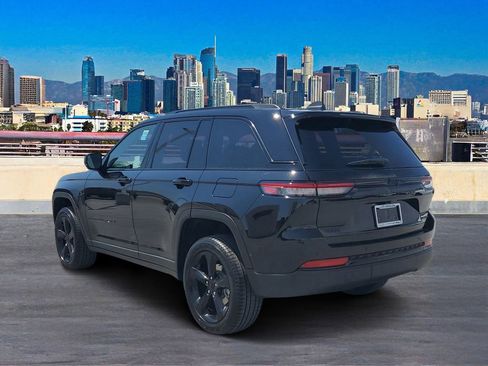 New 2025 Jeep Grand Cherokee Limited w/ Black Appearance Package image 5