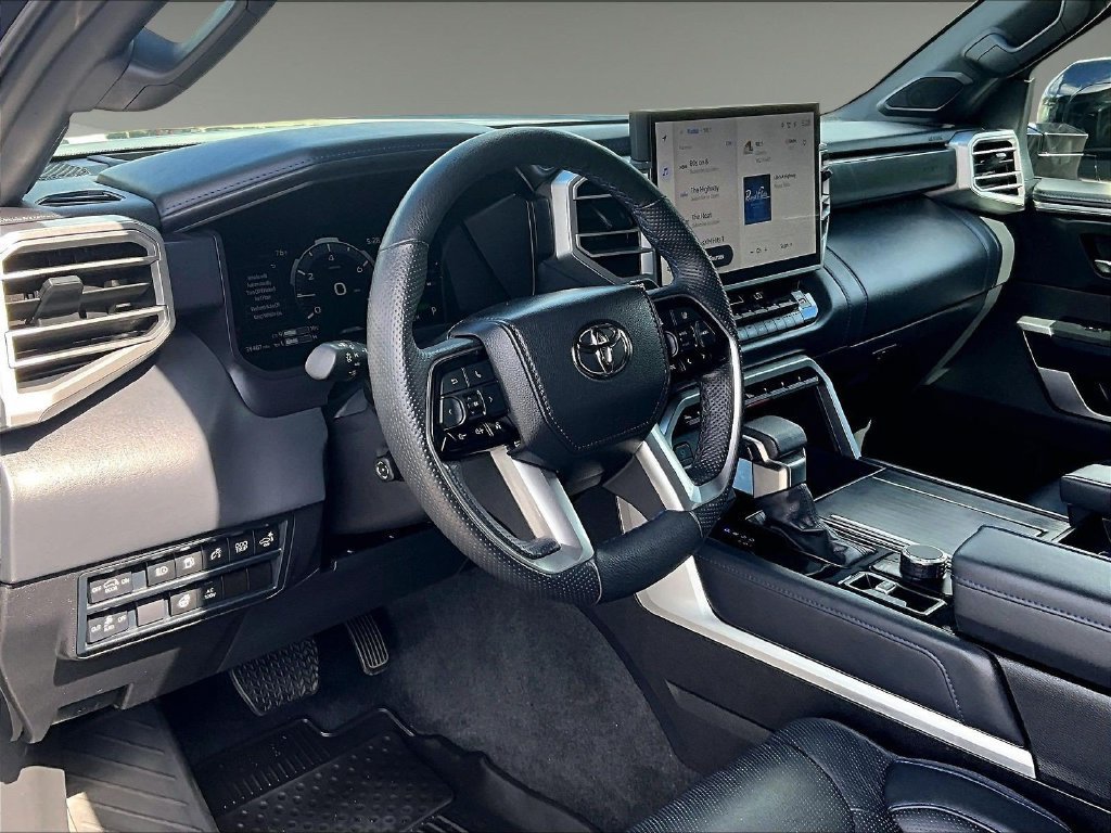 Used 2025 Toyota Sequoia Platinum AWD/4WD image 8