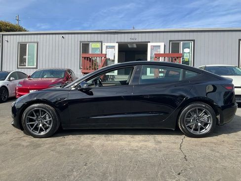 Used 2023 Tesla Model 3 Standard Range RWD image 5