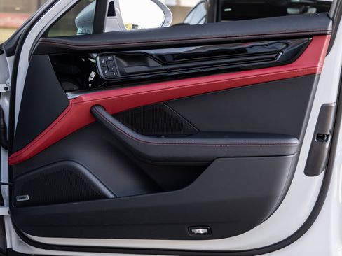 Used 2024 Porsche Panamera 4 image 42