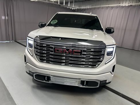 Used 2023 GMC Sierra 1500 Denali w/ Denali Reserve Package AWD/4WD image 2