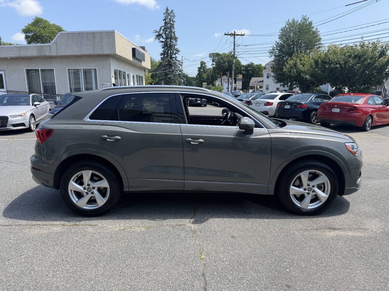 Used 2020 Audi Q3 2.0T Premium w/ Convenience Package AWD/4WD image 10