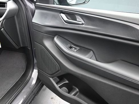 New 2025 Jeep Grand Cherokee Altitude image 25