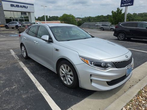 Used 2016 Kia Optima EX FWD image 3