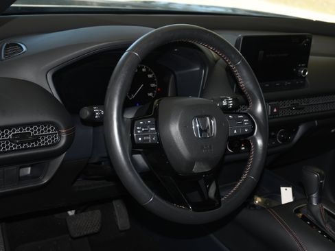 Used 2023 Honda HR-V Sport image 8