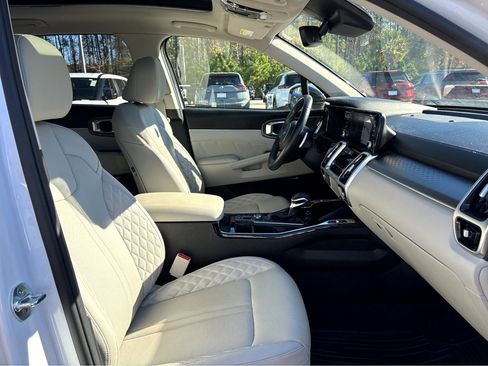 Used 2022 Kia Sorento SX image 17