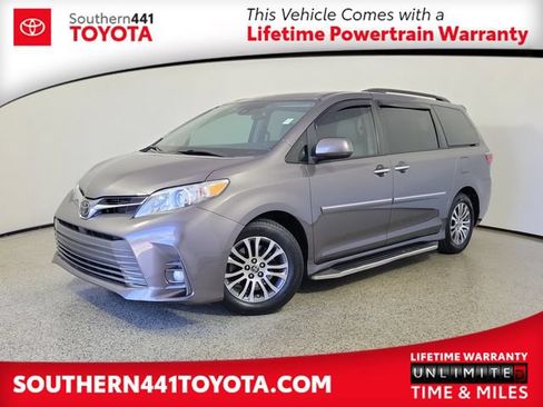 Used 2020 Toyota Sienna XLE Premium FWD image 1