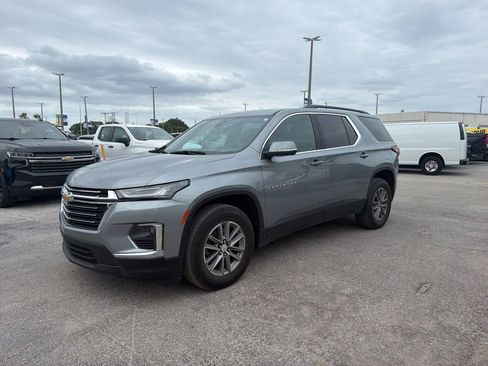 Used 2023 Chevrolet Traverse LT FWD image 1