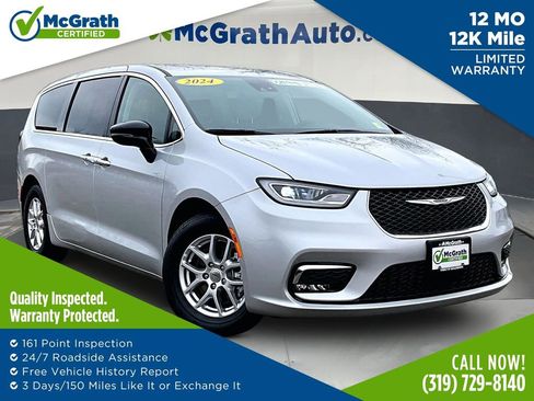 Used 2024 Chrysler Pacifica Touring-L FWD image 1
