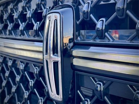 New 2025 Lincoln Navigator Reserve w/ Jet Appearance Package image 8