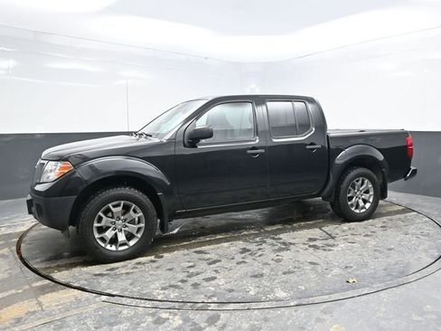 Used 2020 Nissan Frontier SV image 3