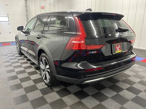 Used 2025 Volvo V60 B5 Cross Country Plus AWD/4WD image 5