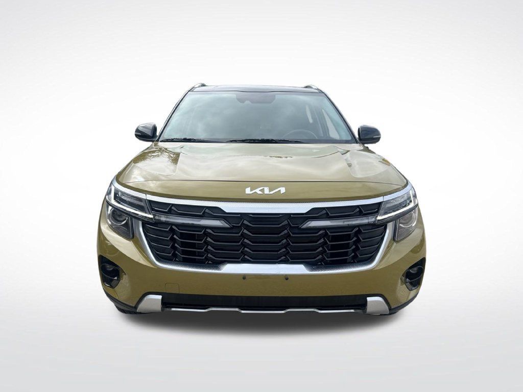 Certified 2024 Kia Seltos S AWD/4WD image 2