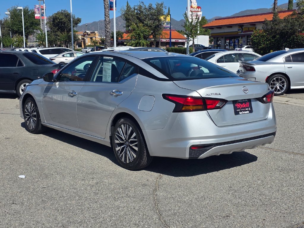 Used 2024 Nissan Altima 2.5 SV FWD image 6