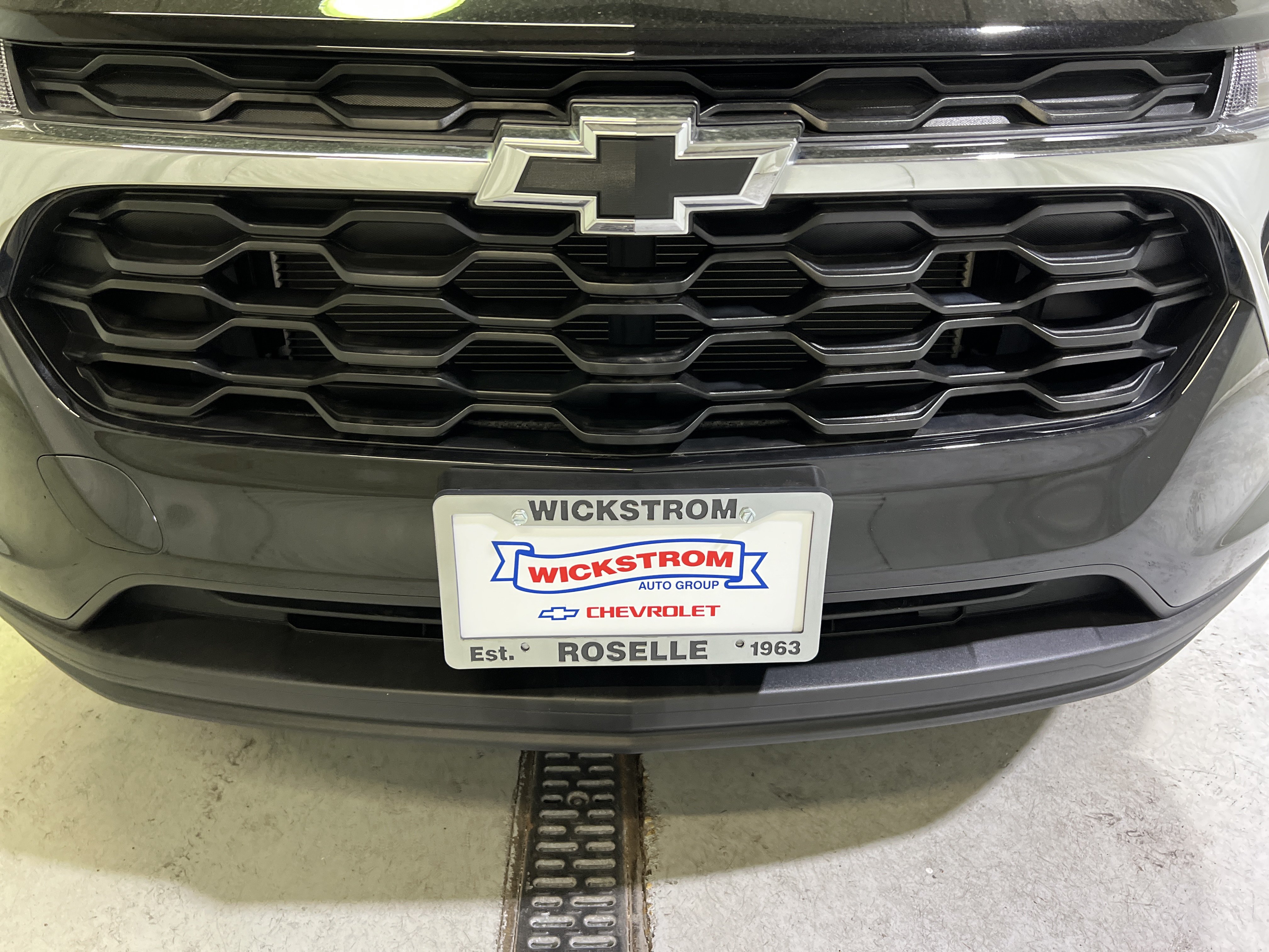 Used 2025 Chevrolet Trax LS w/ LS Convenience Package FWD image 3