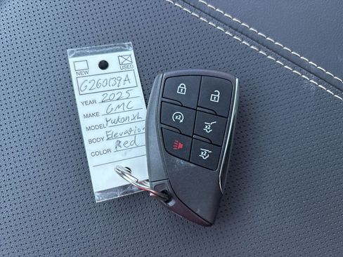 Certified 2025 GMC Yukon XL Elevation image 24