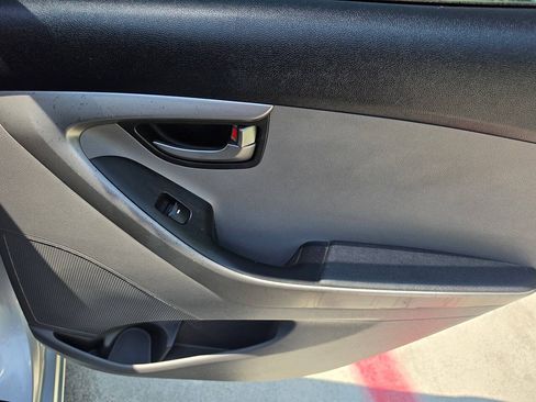Used 2013 Hyundai Elantra GLS FWD image 27
