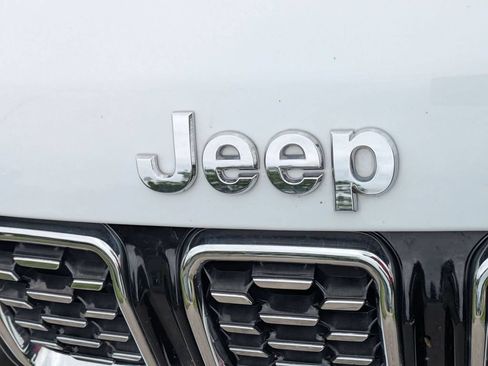 Used 2025 Jeep Compass Limited AWD/4WD image 9