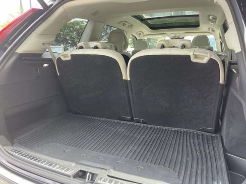 Used 2025 Volvo XC90 B5 Plus w/ Protection Package Premier AWD/4WD image 11
