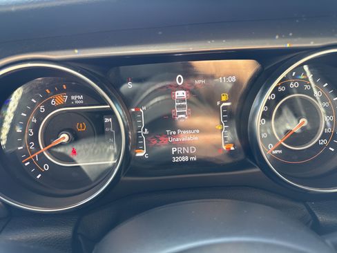 Used 2021 Jeep Wrangler Sport image 9