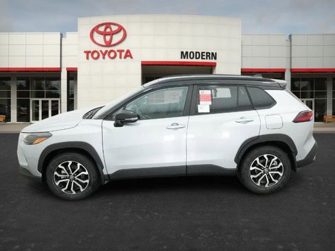 New 2026 Toyota Corolla Cross SE image 9