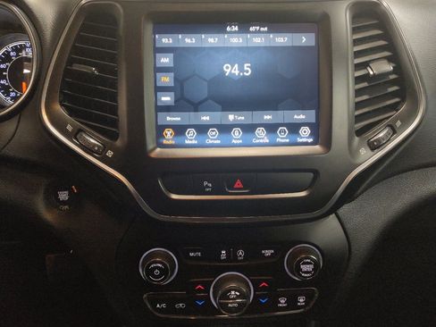 Used 2020 Jeep Cherokee Trailhawk w/ Cold Weather Group AWD/4WD image 25