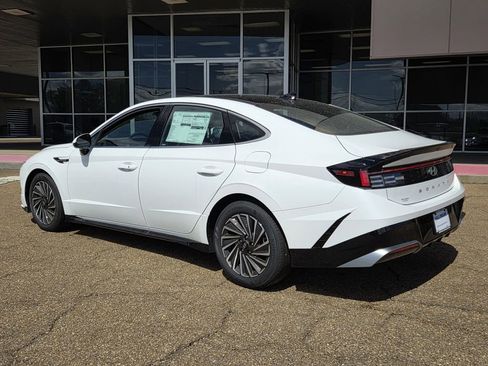 New 2026 Hyundai Sonata SEL FWD image 3