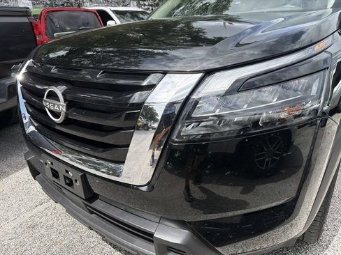 Used 2024 Nissan Pathfinder SV FWD image 4
