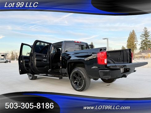 Used 2018 Chevrolet Silverado 1500 LTZ Z71 w/ Midnight Edition image 32