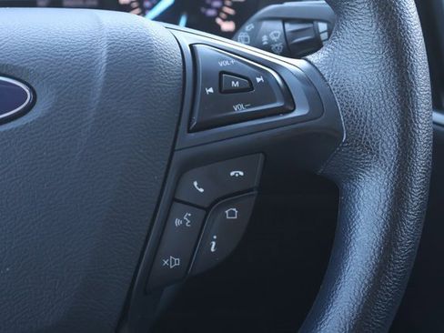 Used 2019 Ford Edge SE image 21