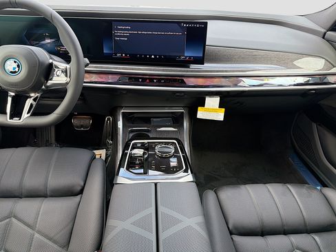 New 2026 BMW i7 xDrive60 AWD/4WD image 18