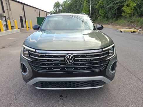 Used 2024 Volkswagen Atlas Peak Edition SE AWD/4WD image 7