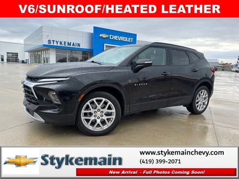Used 2023 Chevrolet Blazer LT FWD image 1