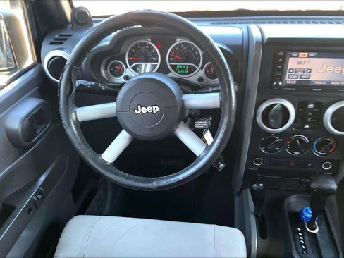 Used 2010 Jeep Wrangler Unlimited Sahara image 6