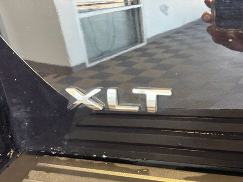Used 2024 Ford Expedition XLT AWD/4WD image 8