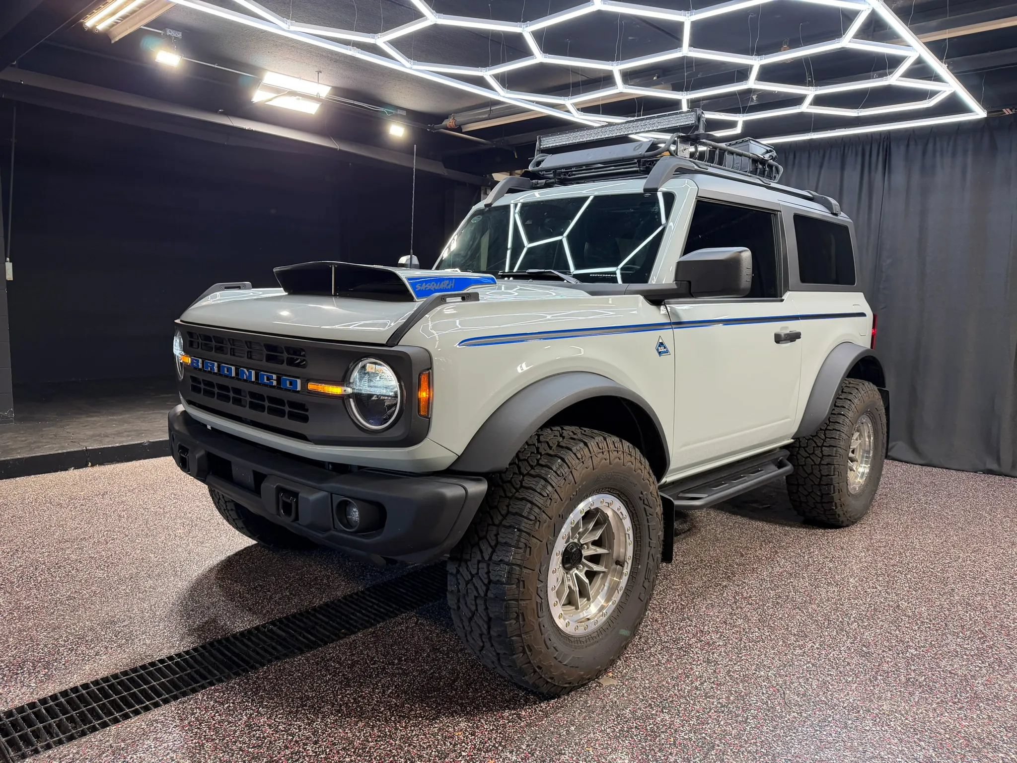 Used 2024 Ford Bronco Black Diamond w/ Sasquatch Package AWD/4WD image 4