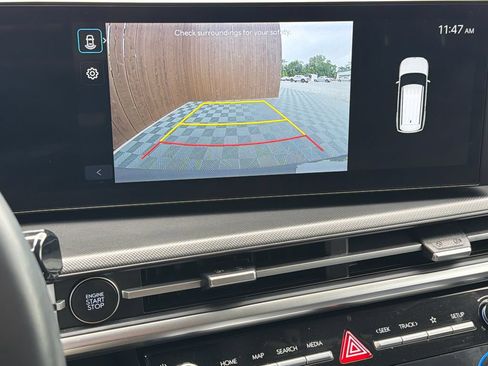 Used 2025 Hyundai Santa Fe SEL FWD image 9
