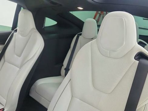 Used 2022 Tesla Model X Plaid image 34