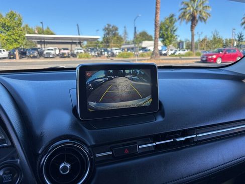 Used 2018 Toyota Yaris iA FWD image 16