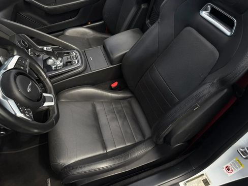 Used 2020 Jaguar F-TYPE Convertible RWD image 9