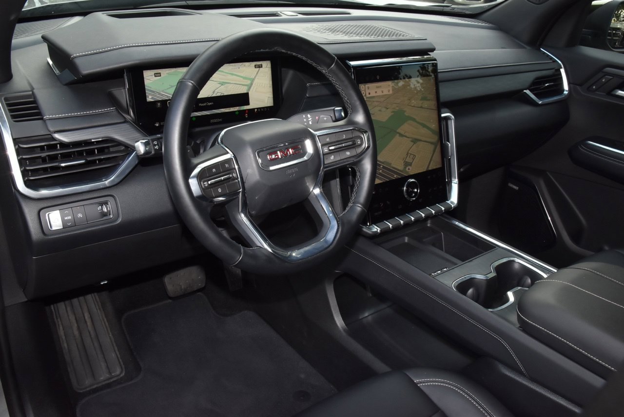 Used 2026 GMC Acadia Elevation w/ Elevation Premium Package FWD image 34