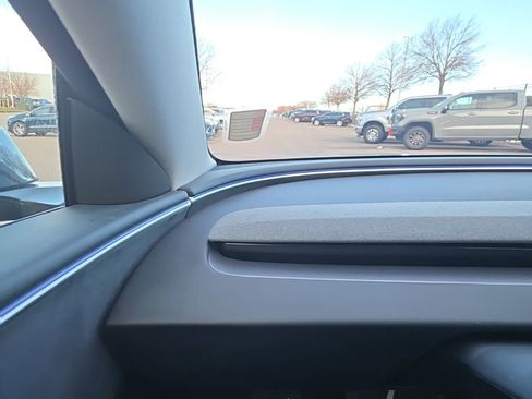 Used 2025 Tesla Model 3 Long Range image 22